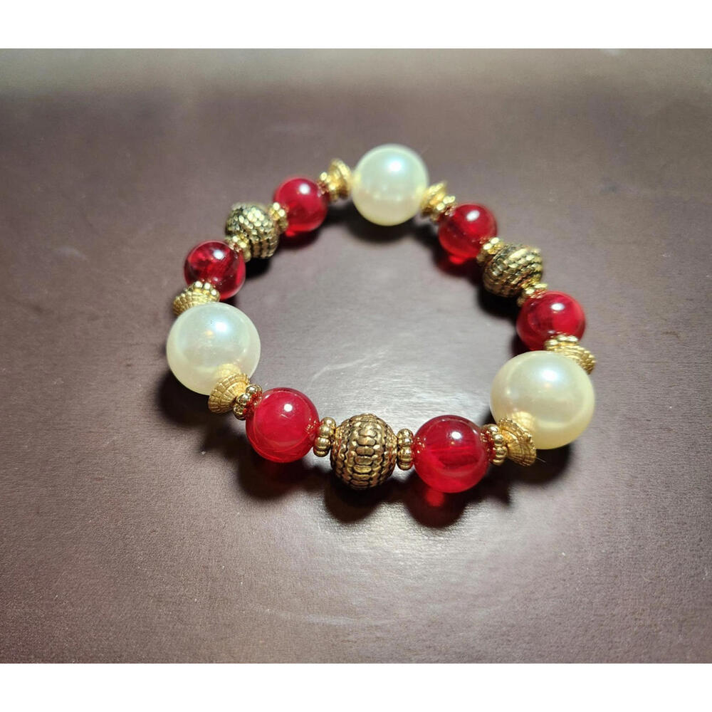 Vintage Costume Jewelry Stretch Bracelet Pearl Antiqued Gold and Red Glass Beads